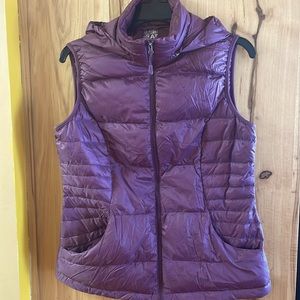 NWOT‎ women’s vest by 32 Heat sz Med